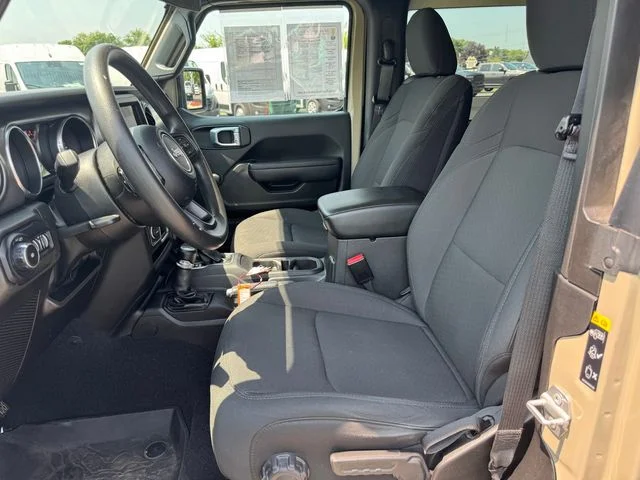 Certified Used 2022  Jeep Sport image 17