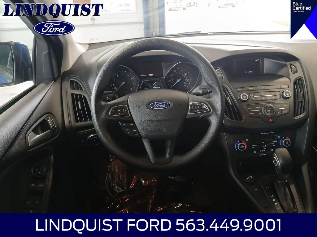 Used 2018 Blue Ford SE image 13