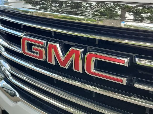 2024 GMC Terrain SLT - Photo 8