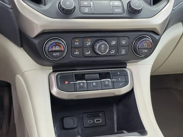 Certified Used 2020 White Frost Tri-Coat GMC Denali image 23