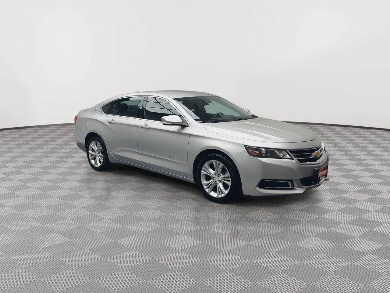 Used 2015 SILVER ICE METALLIC Chevrolet LT image 28
