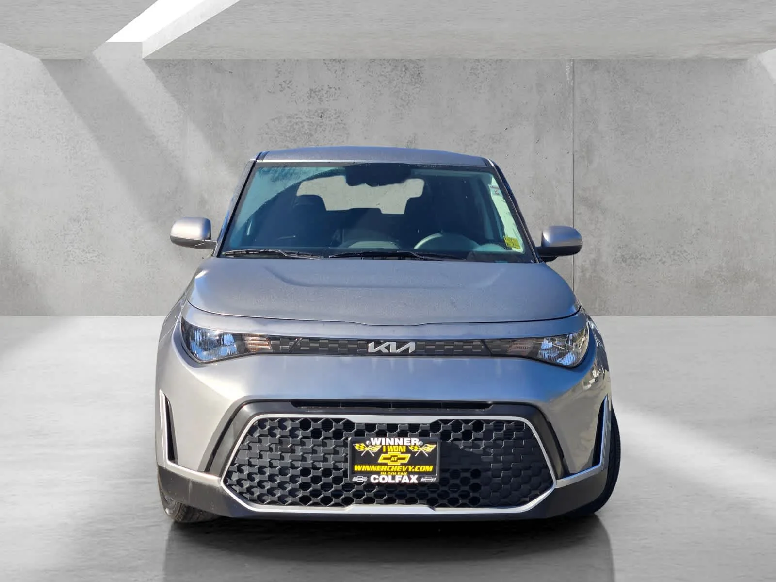 Used 2025  Kia LX image 2