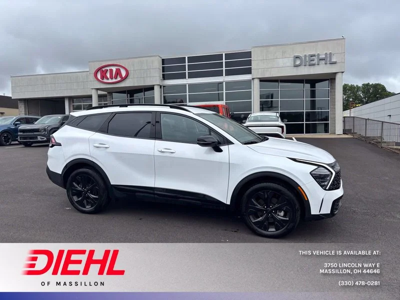 Used 2025 White Kia X-Line image 1