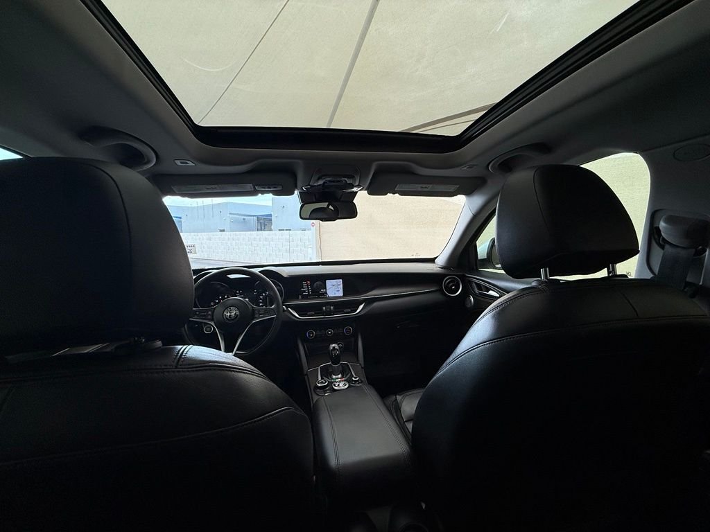 Used 2018 White Alfa Romeo Ti image 20