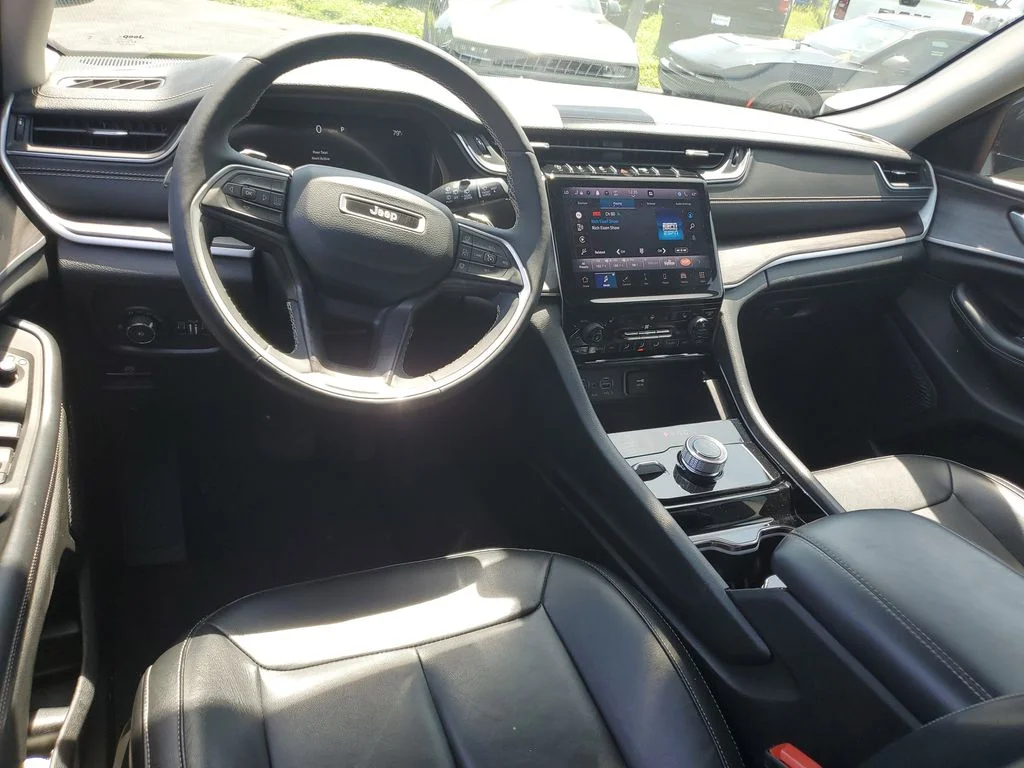 Used 2023 Gray Jeep Limited image 10
