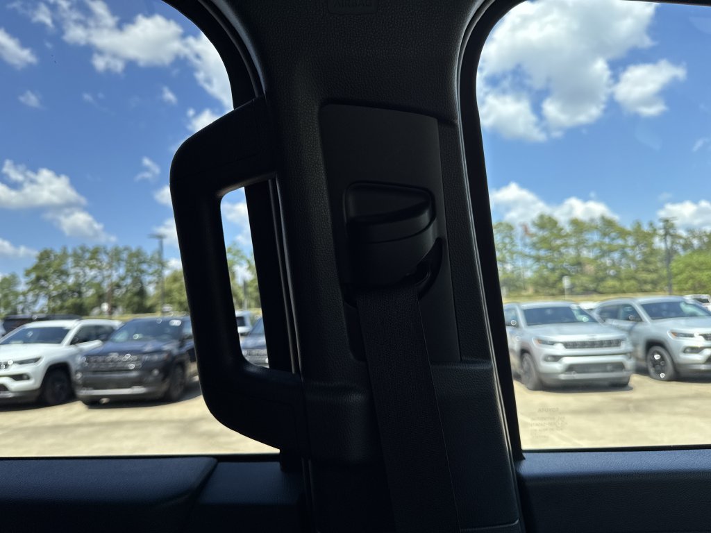 Used 2025 White Toyota SR5 image 26