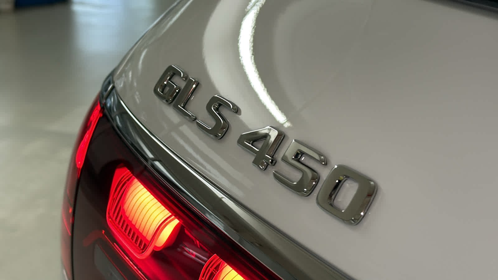 New 2026 Polar White Mercedes-Benz GLS 450 image 10