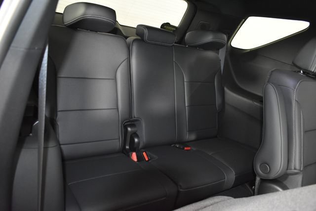 2027 Chevrolet Traverse LT - Photo 21