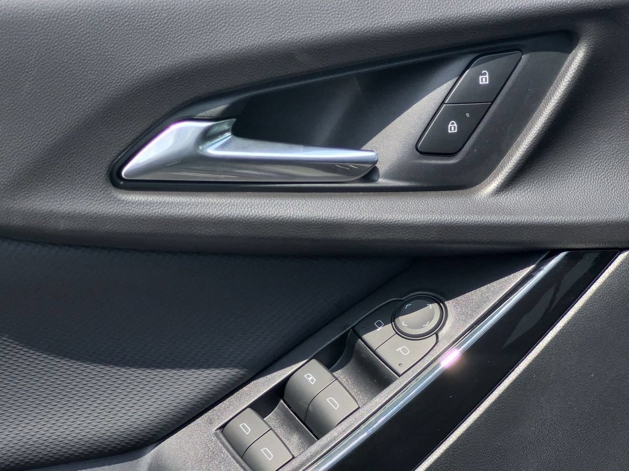 2027 Chevrolet Equinox LT - Photo 24