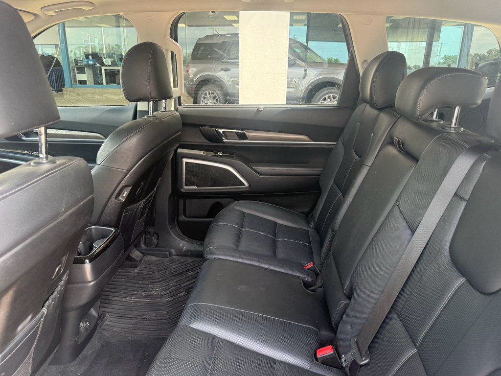Used 2020 Everlasting Silver Kia EX image 12