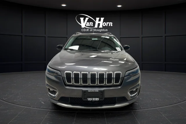 Used 2022 Crystal Metallic Jeep Limited image 2