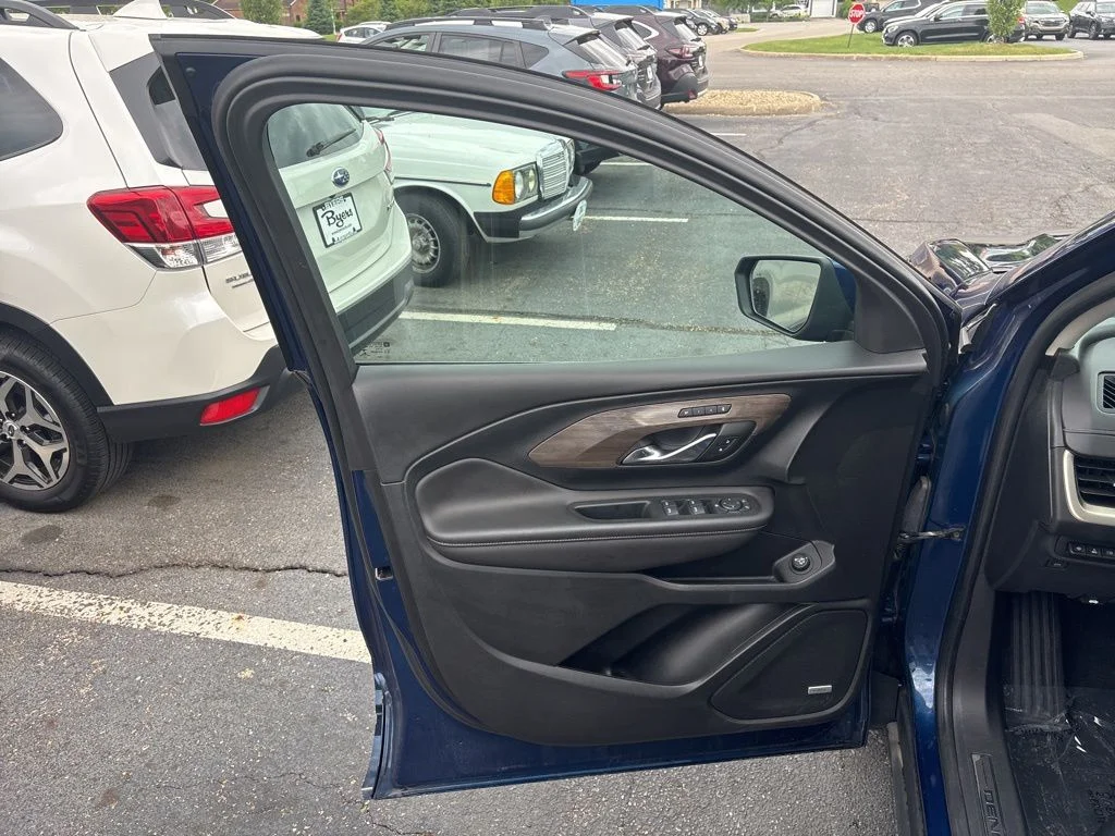 Used 2022 Blue GMC Denali image 18