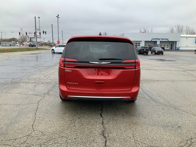2025 Chrysler Pacifica Select - Photo 8