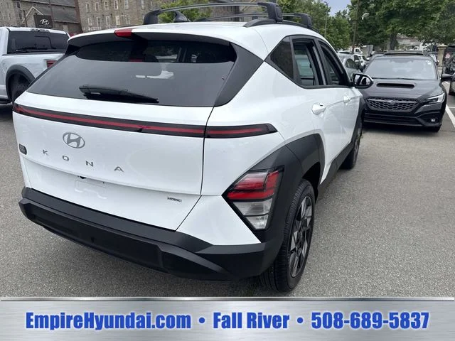 Used 2024 White Hyundai SEL image 6