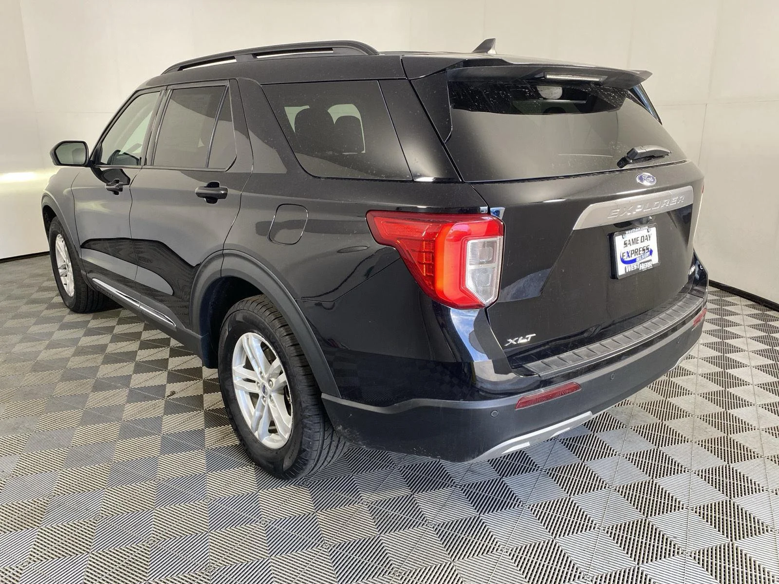 Used 2024 Agate Black Ford XLT image 5