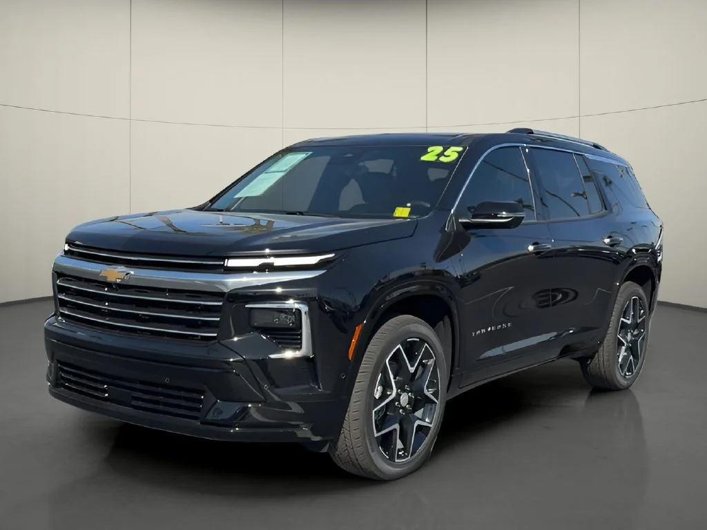 Used 2026 Mosaic Black Metallic Chevrolet High Country image 4