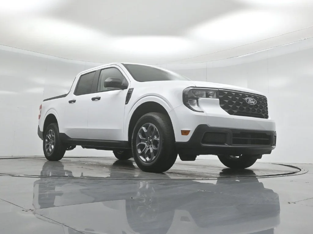 New 2026 Oxford White Ford XLT image 42