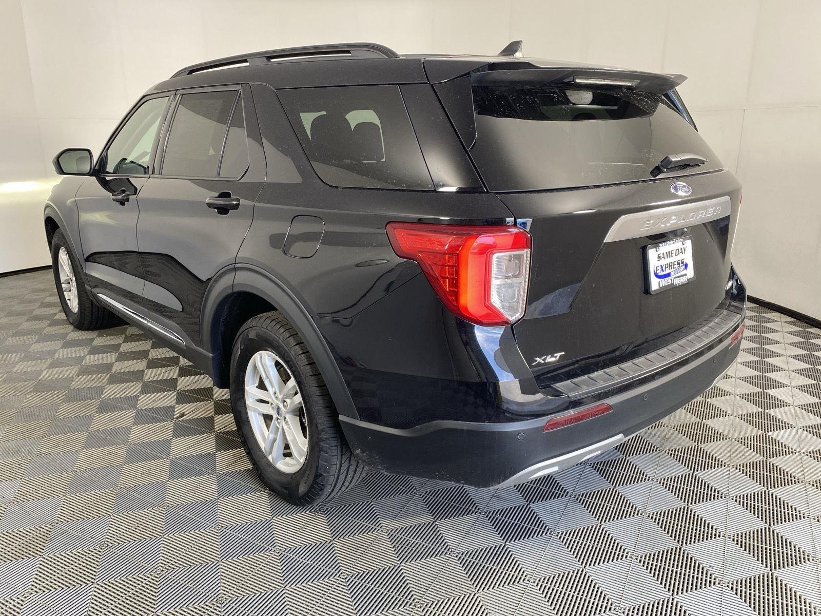Used 2024 Agate Black Ford XLT image 5