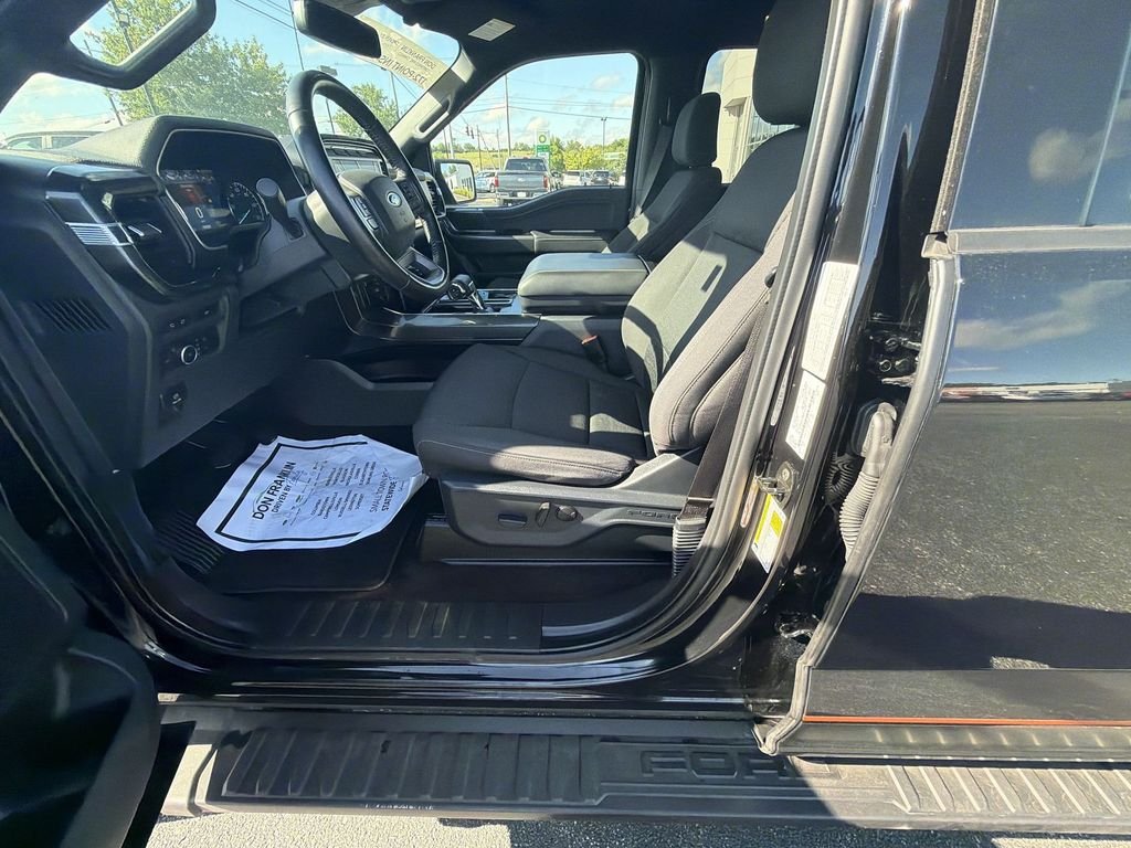 Used 2022 Black Ford XLT image 12