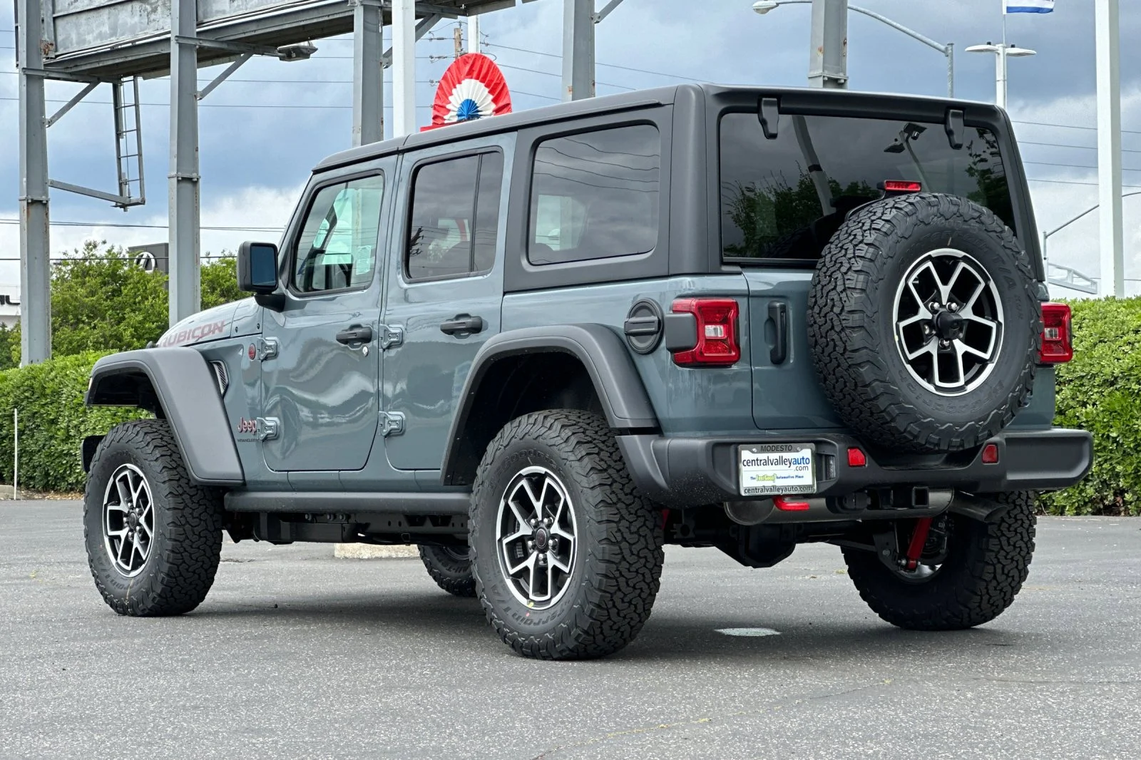 New 2026 Anvil Clear-Coat Exterior Paint Jeep Rubicon image 6