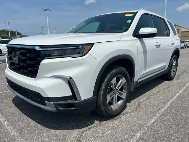 Used 2023 White Honda EX-L image 1
