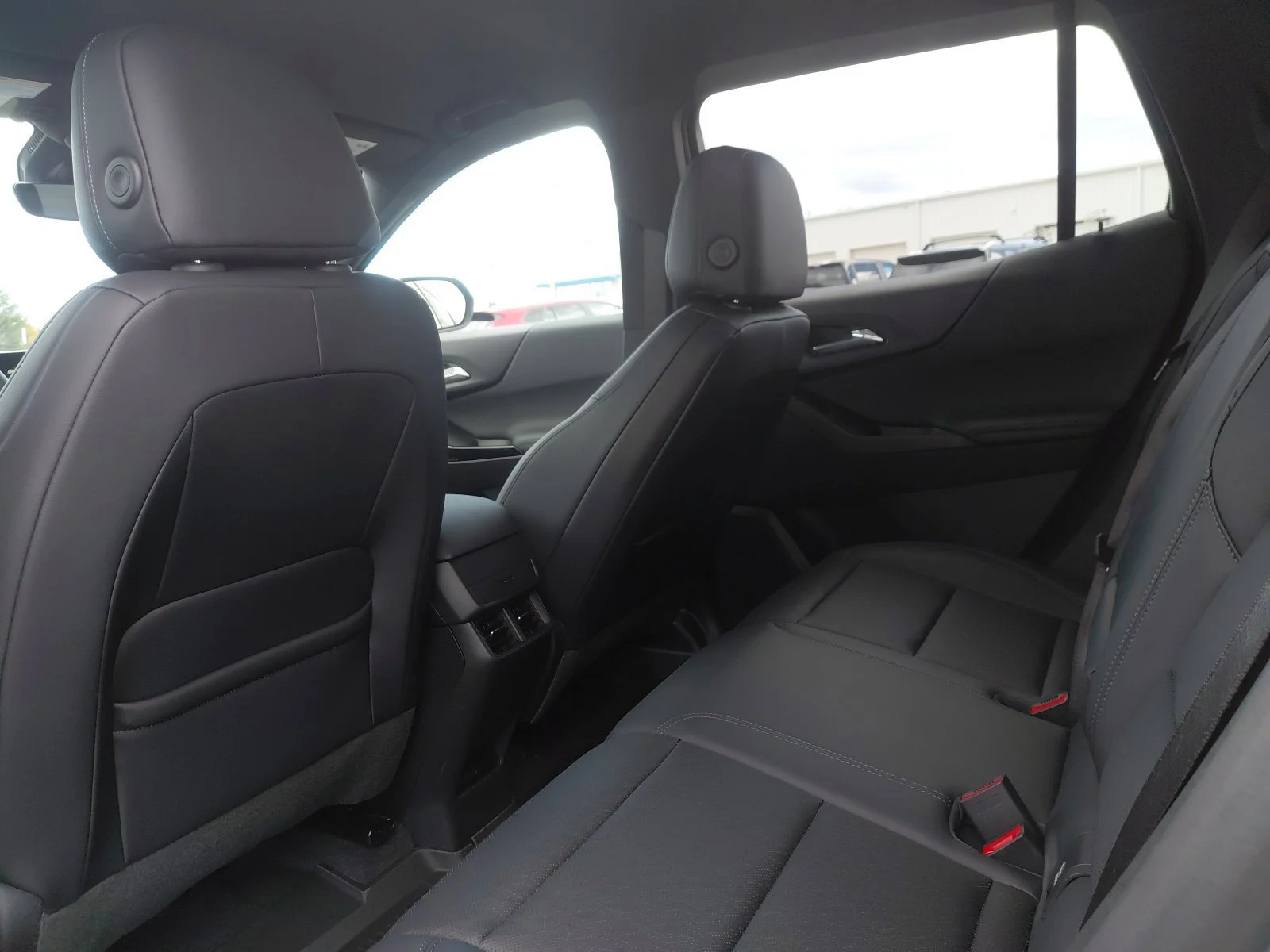 2027 Chevrolet Equinox LT - Photo 24