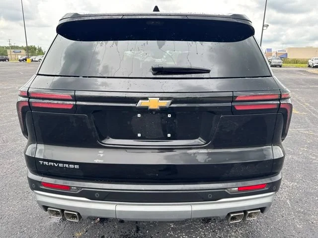 New 2026 Mosaic Black Metallic Chevrolet LT image 5