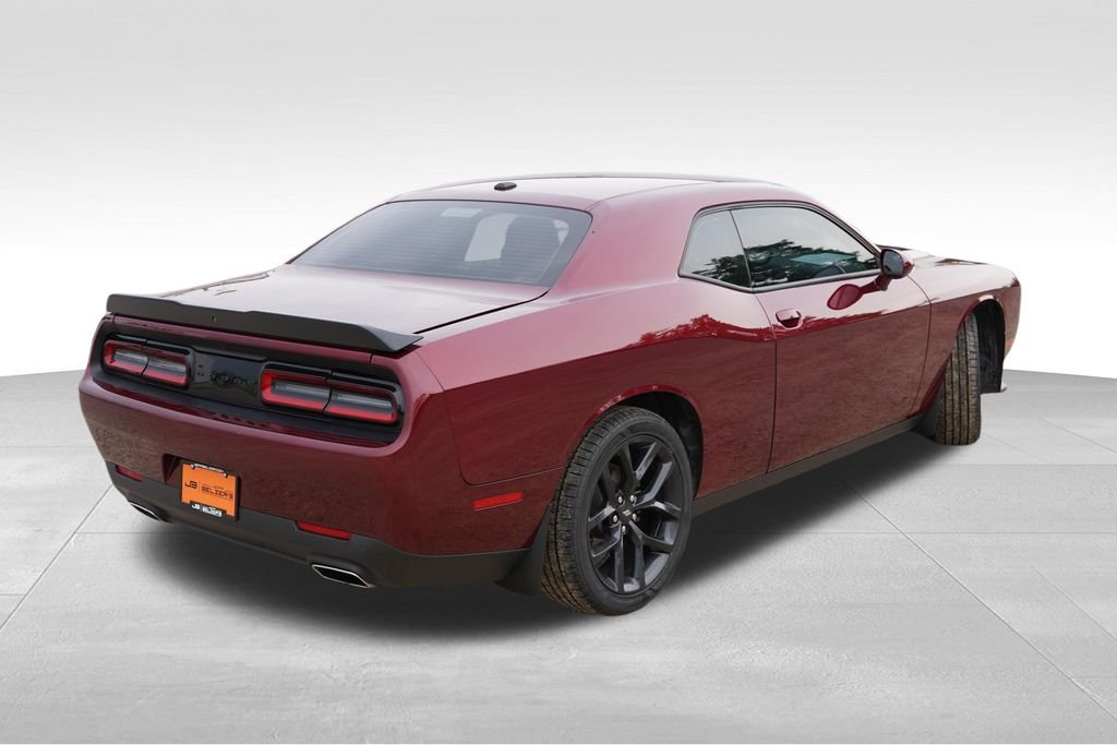 Used 2022 Red Dodge SXT image 5