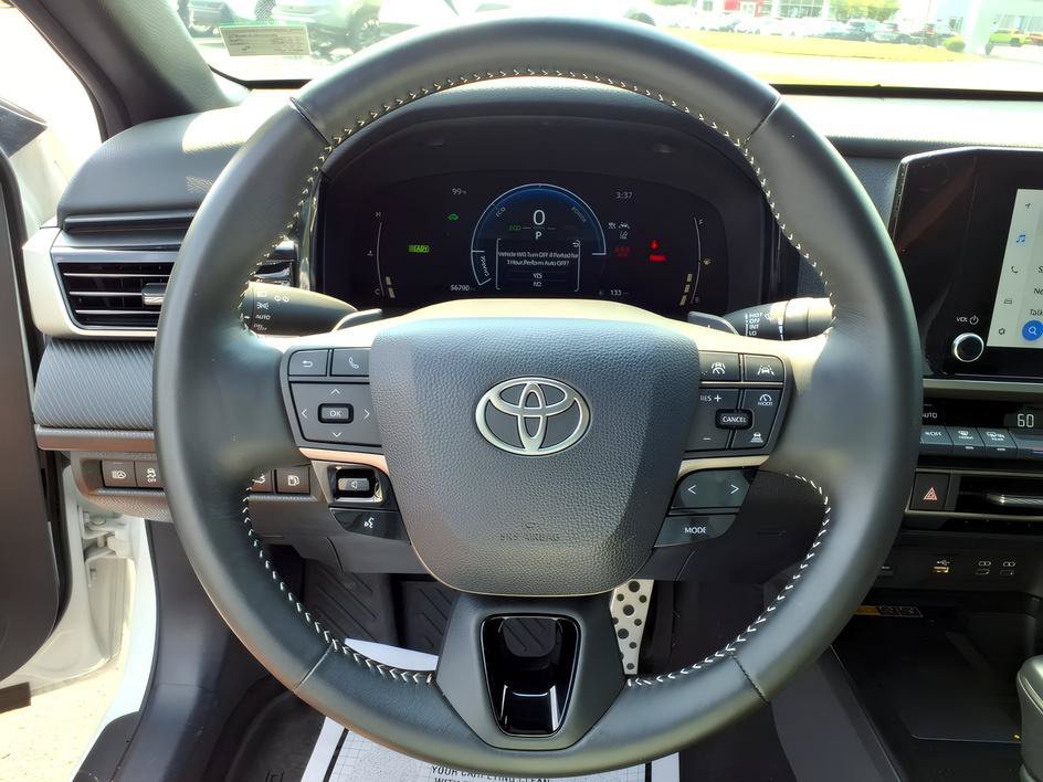 Used 2025 Ice Cap Toyota SE image 24