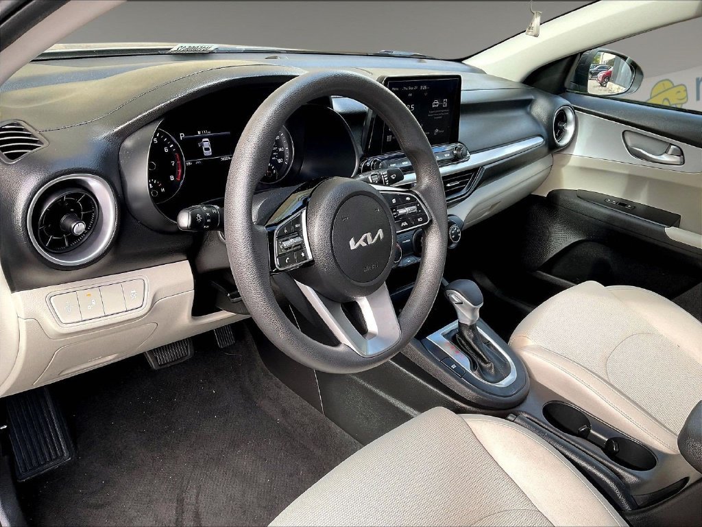 Used 2023 Gray Kia LXS image 8