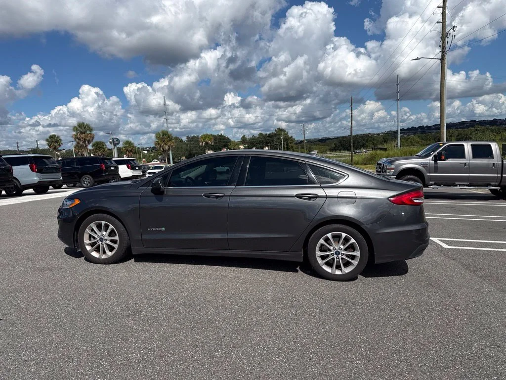 Used 2019 Magnetic Metallic Ford SE image 4