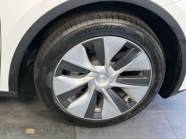 Used 2023 White Tesla Long Range image 15
