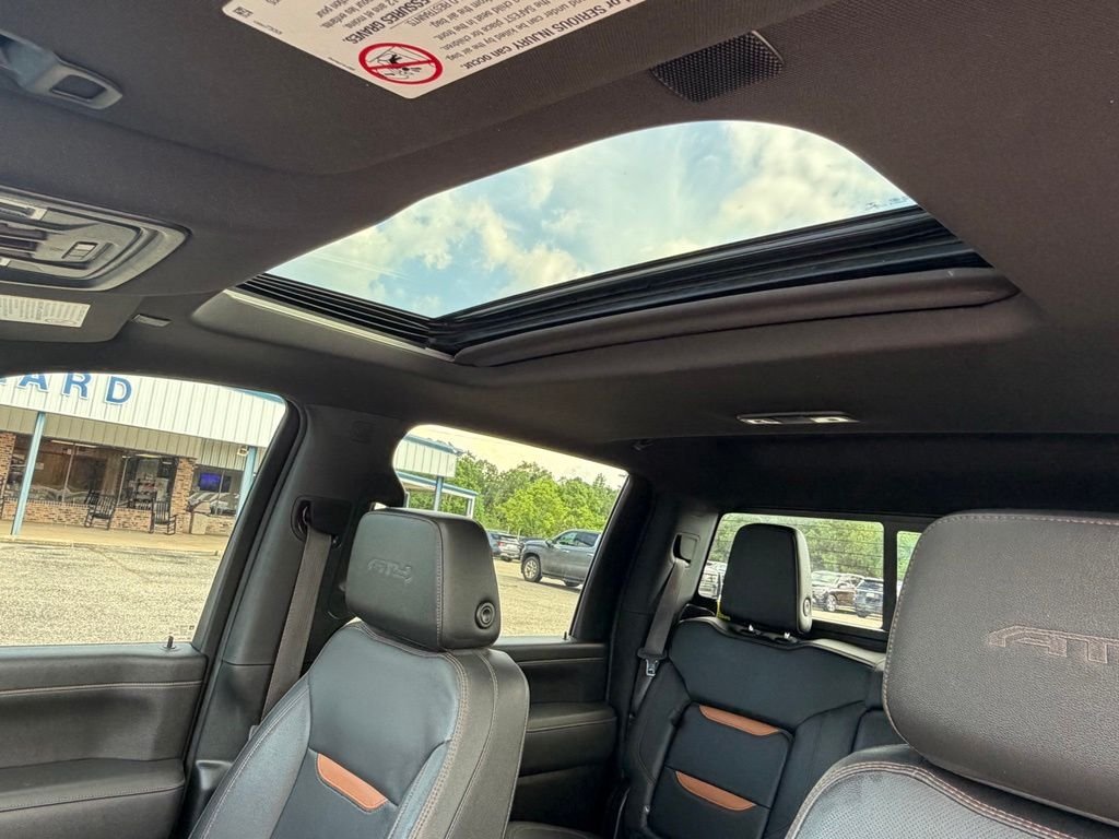 Used 2022 White GMC AT4 image 8