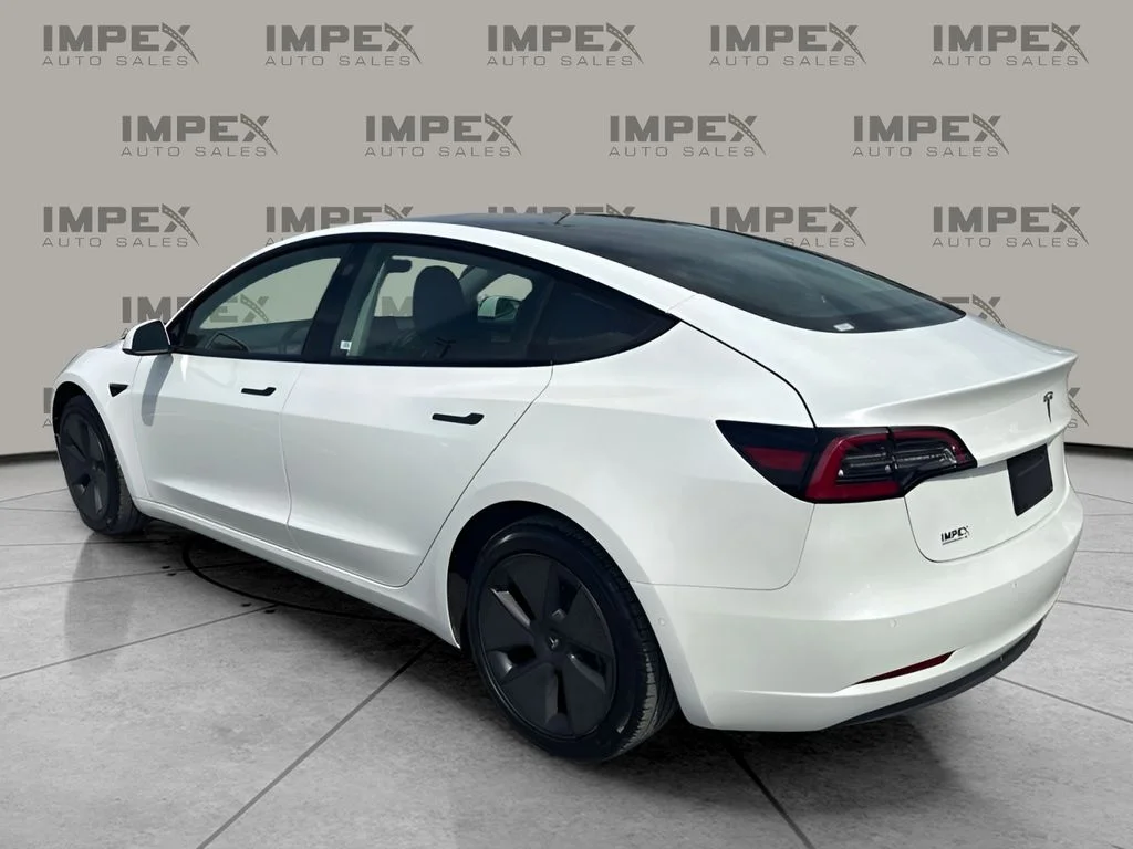 Used 2021 White Tesla Long Range image 3