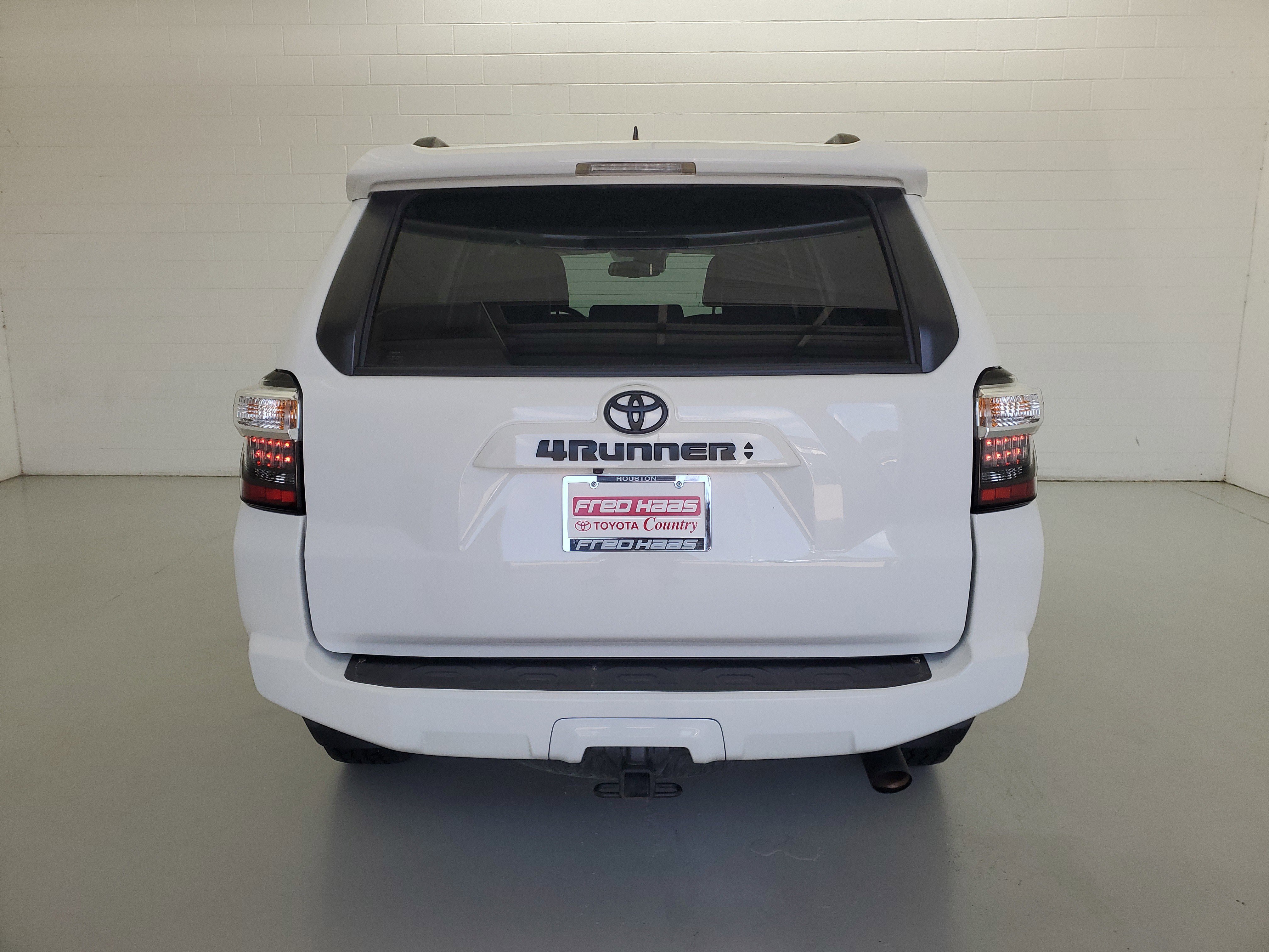 Used 2023 Ice Cap Toyota SR5 Premium image 6