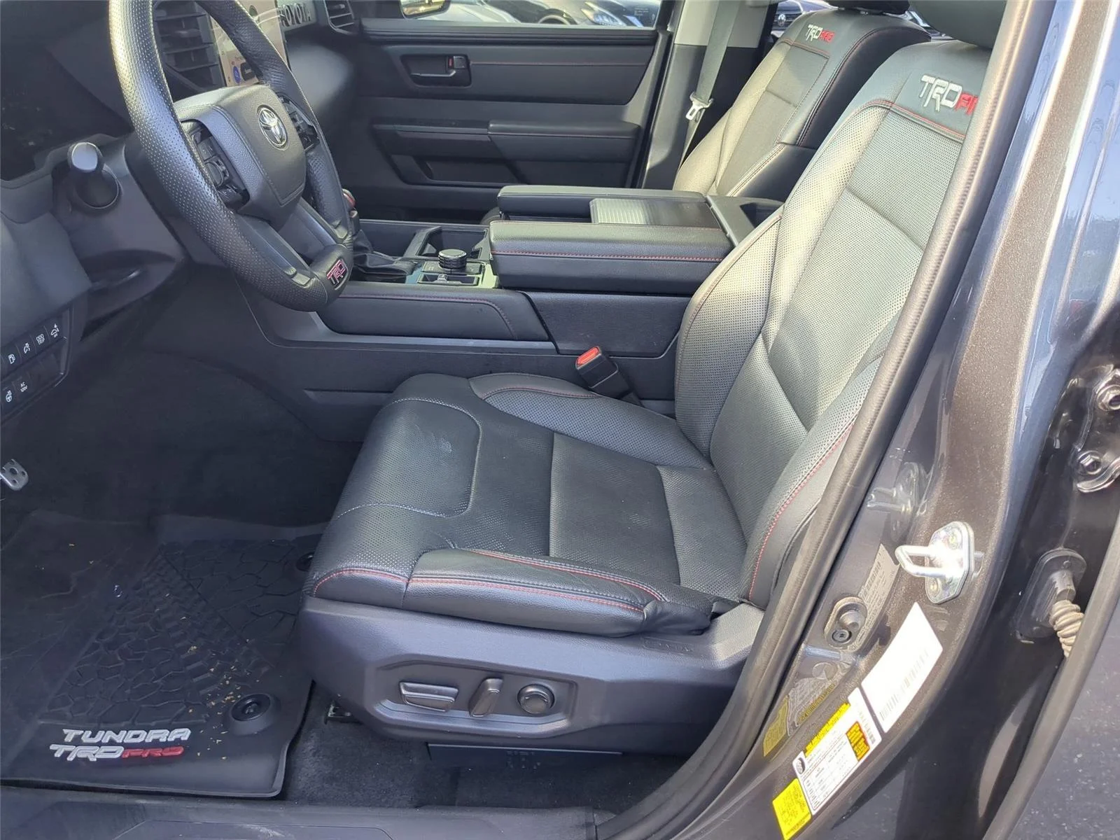 Used 2023  TOYOTA  image 18