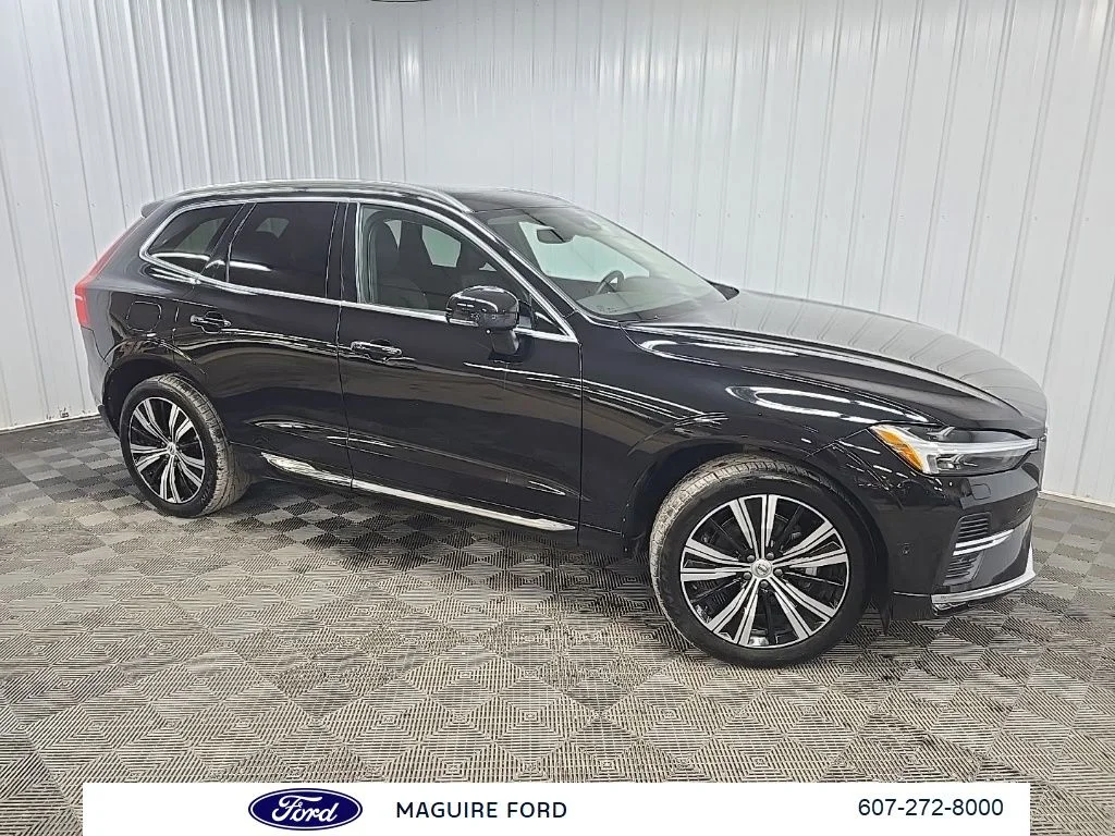 2023 Volvo XC60 B5 Plus Bright Theme AWD's photo