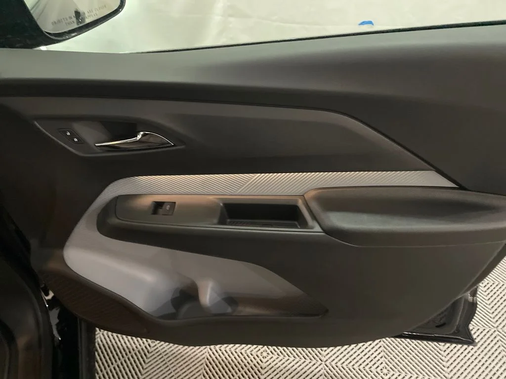 2027 Chevrolet Bolt RS - Photo 24