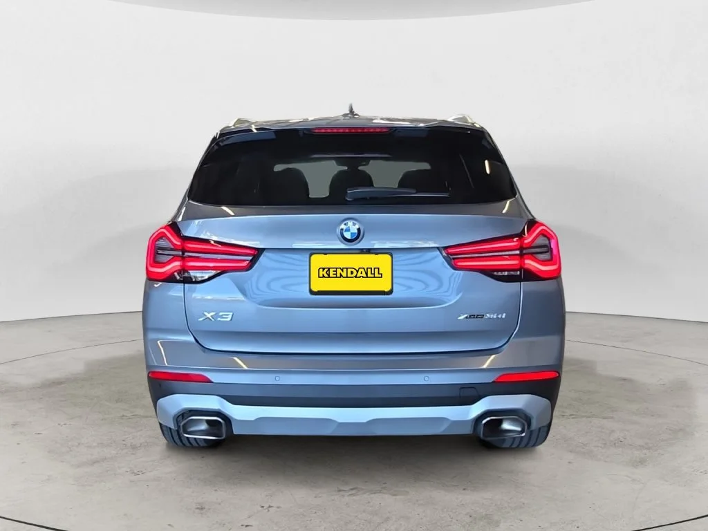 Used 2023 Gray BMW xDrive30i image 10