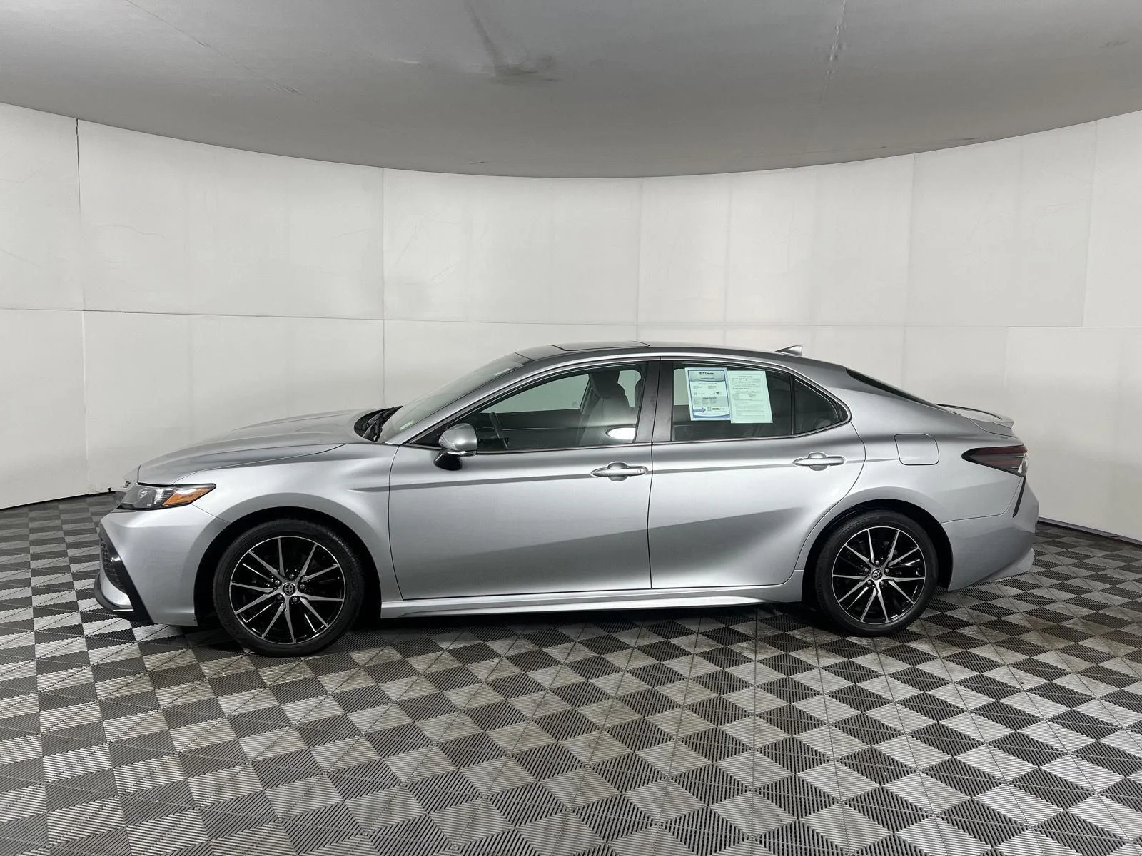 Used 2022 Celestial Silver Metallic Toyota SE image 9