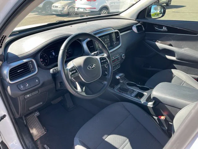 Used 2020 Snow White Pearl Kia S V6 image 17