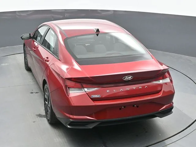 Used 2023 Red Hyundai SEL image 10