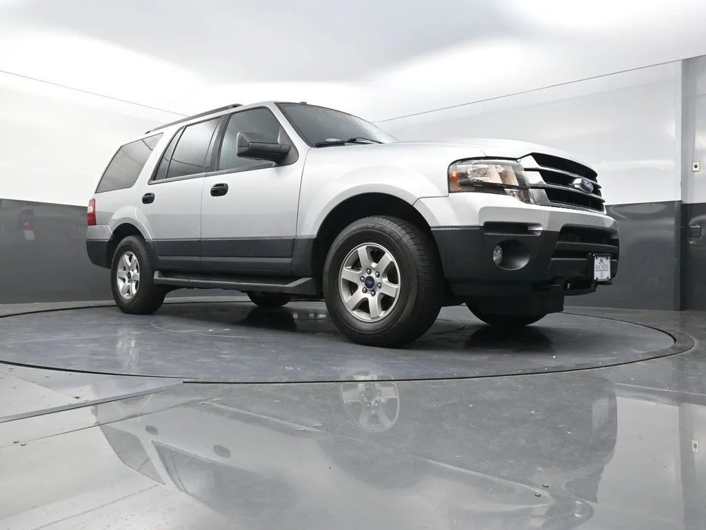 Used 2017 Silver Ford XL image 21