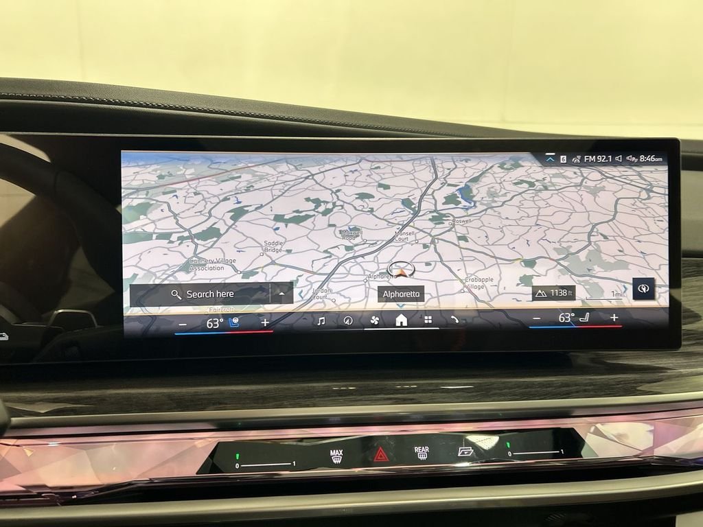 2026 BMW 7 Series 750e - Photo 18