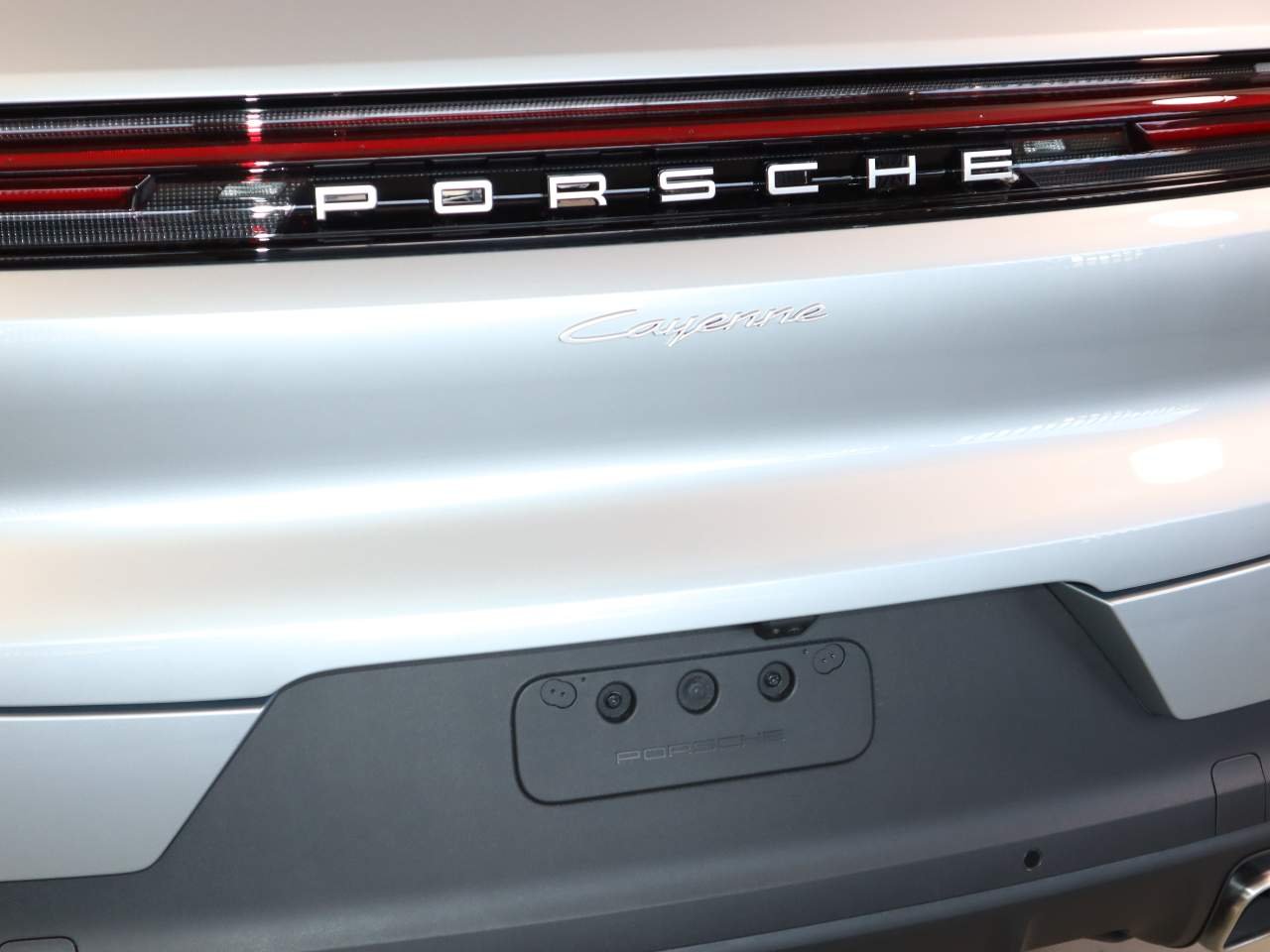 New 2026 Dolomite Silver Metallic Porsche  image 25