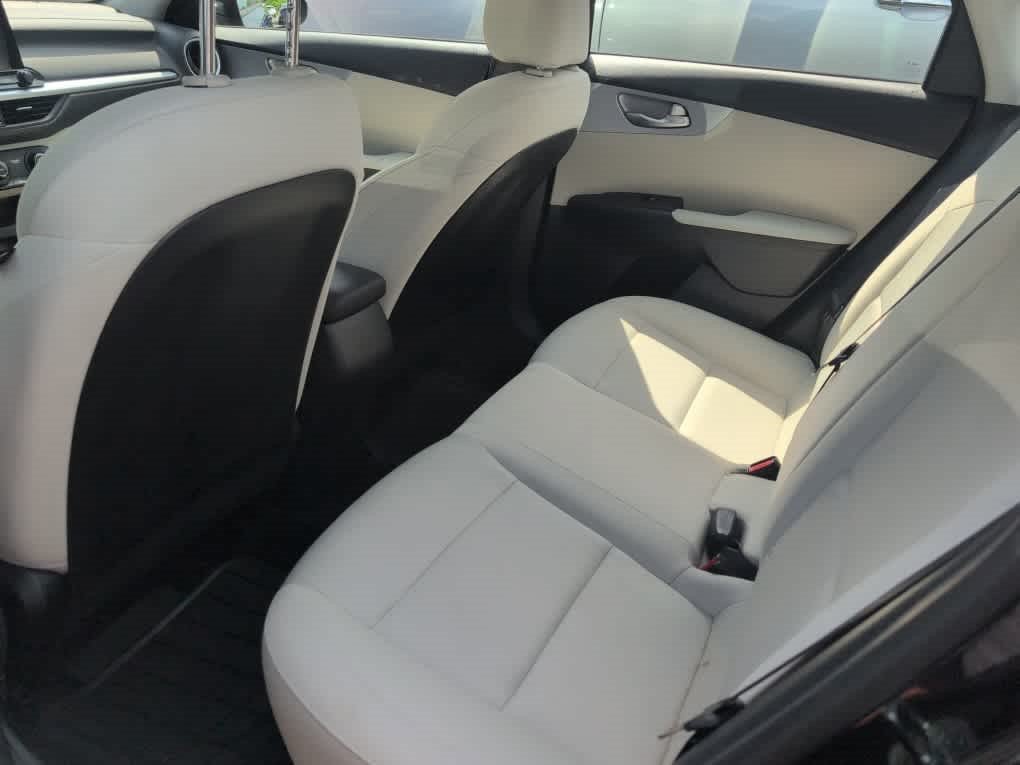 Used 2023 Aurora Black Kia LXS image 7