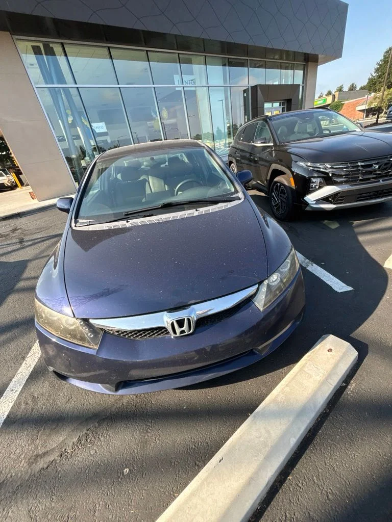 Used 2009 Honda Civic LX with VIN 19XFA16589E041822 for sale in Kirkland, WA