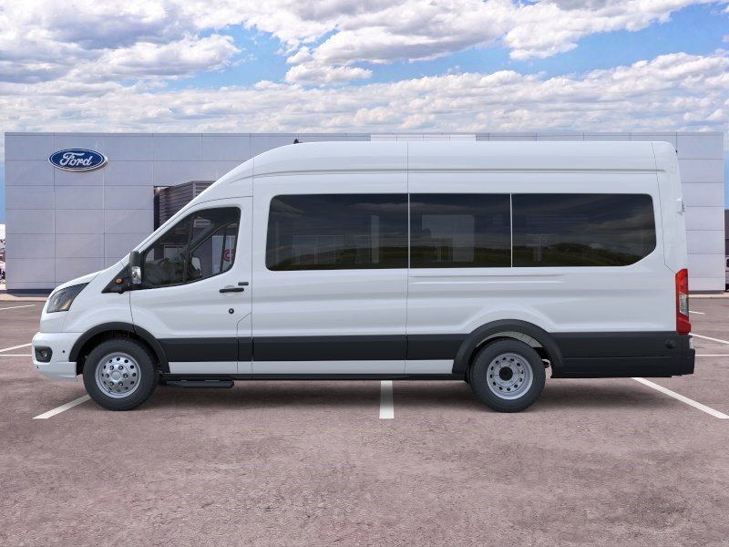 New 2026 Oxford White Ford XLT image 3