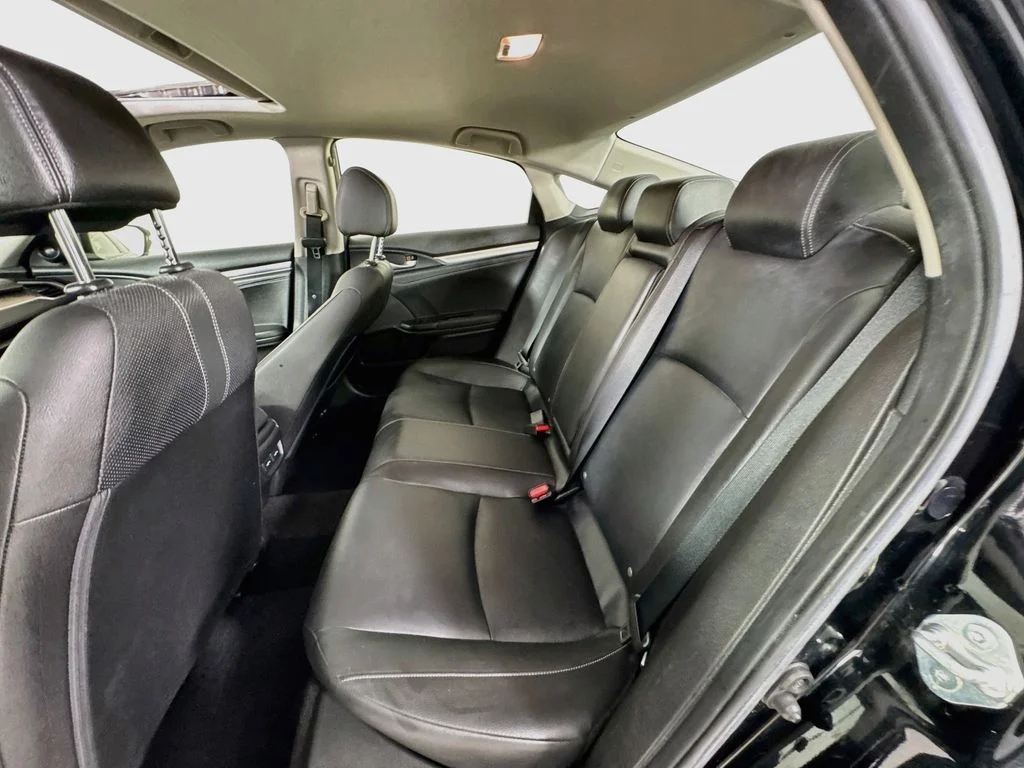 Used 2018 Black Honda Touring image 29