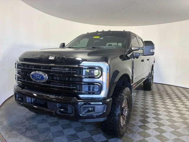 Used 2025 Ford F-350 Super Duty Platinum with VIN 1FT8W3BM6SEE05689 for sale in Shakopee, Minnesota